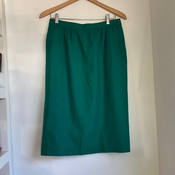 Pendleton Dresses & Skirts - Pendleton 100% wool pencil skirt